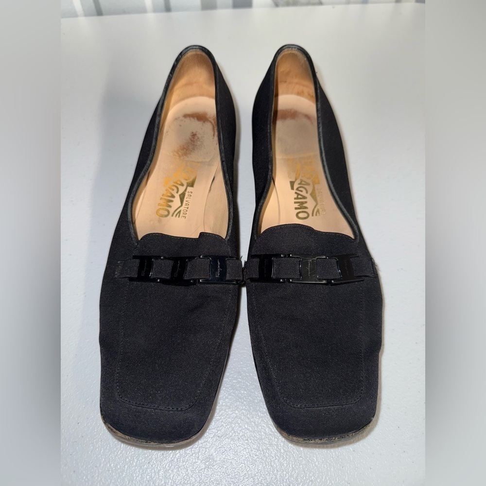 Salvatore Ferragamo black fabric square-toe Pumps with a black buckle Size 9 B